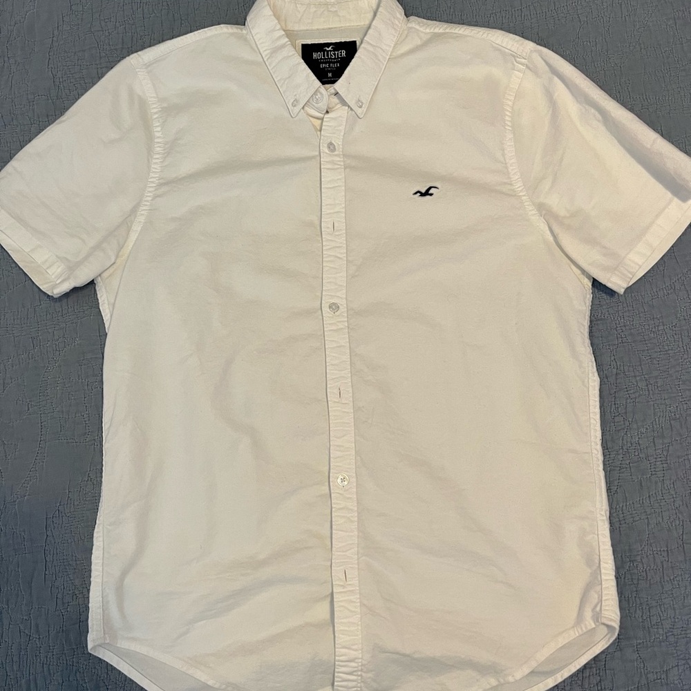 Hollister Men's White Button-Down Shirt